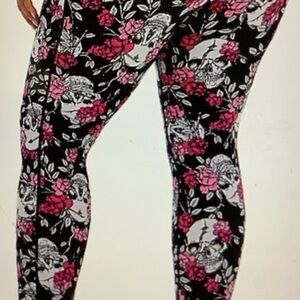Torrid Brand new with tags skull floral leggings size 3x